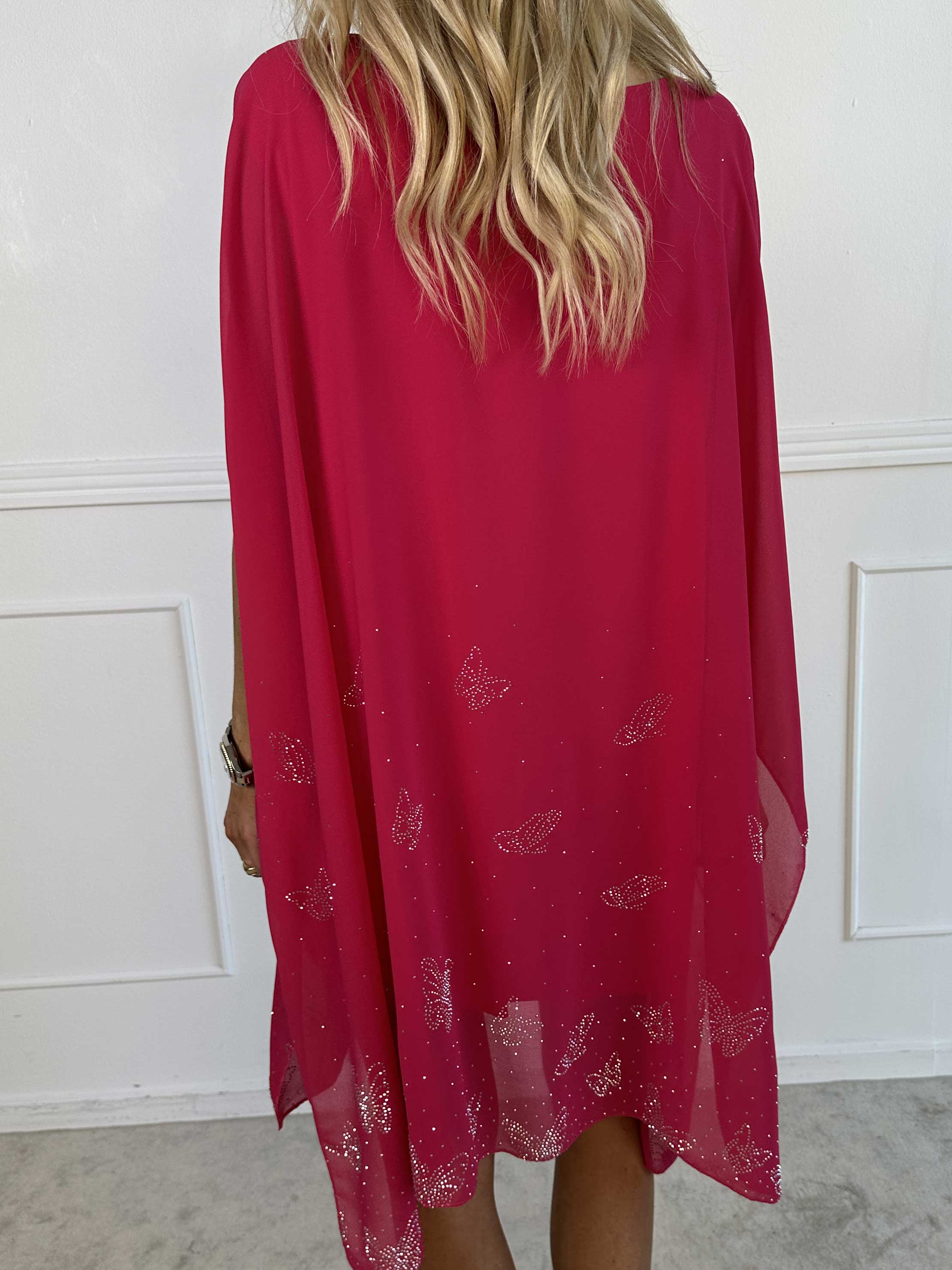 Mirabella Crystal - Tunikaklänning med chiffonglager med fuskpälskant och underkjol i viskos